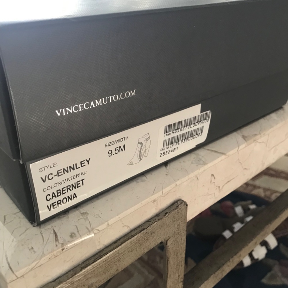 Vince Camuto NEW NIB Suede Leather Shoes/Shooties Sz 9.5M - Picture 2 of 8
